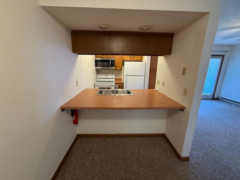 Interior Photo - Leslie Manor Apartments
