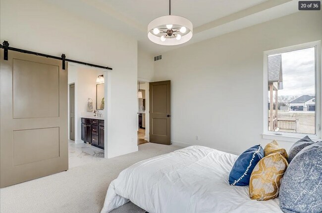 Building Photo - 113 Ciderbluff St