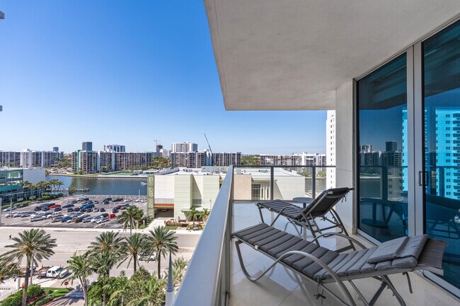 Building Photo - 3101 S Ocean Dr