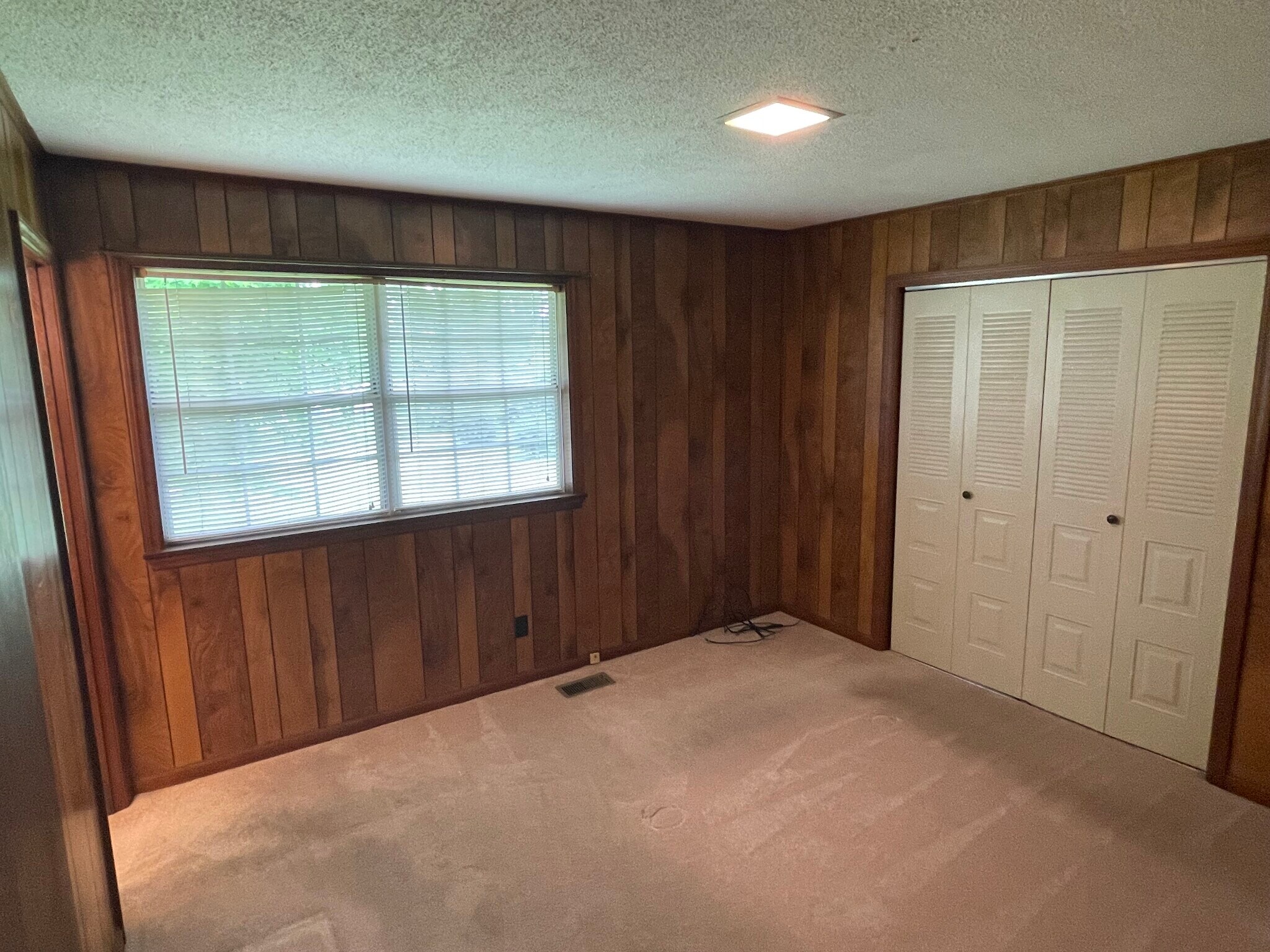 Master Bedroom - 309 Shasta Ave