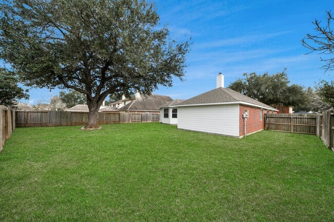 Building Photo - 9711 Andrews Ln