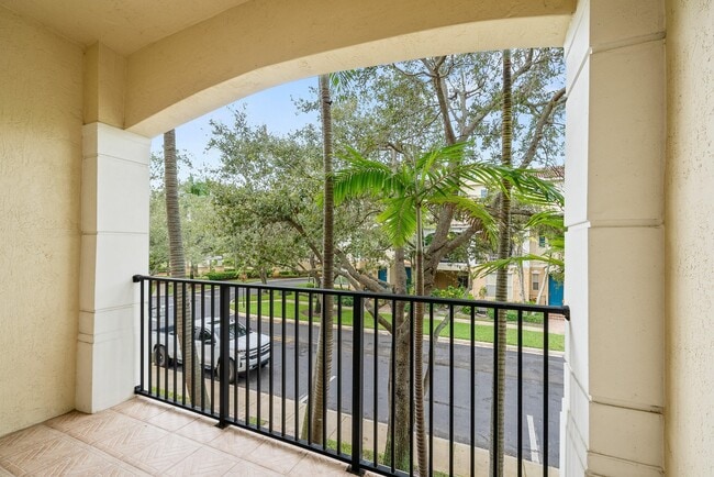 Building Photo - 3187 N Oasis Dr