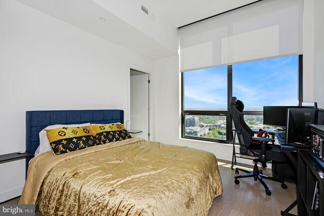 Building Photo - 1650 Silver Hill Dr