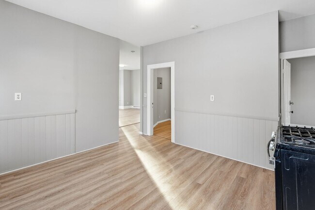 Building Photo - 47 Fox St