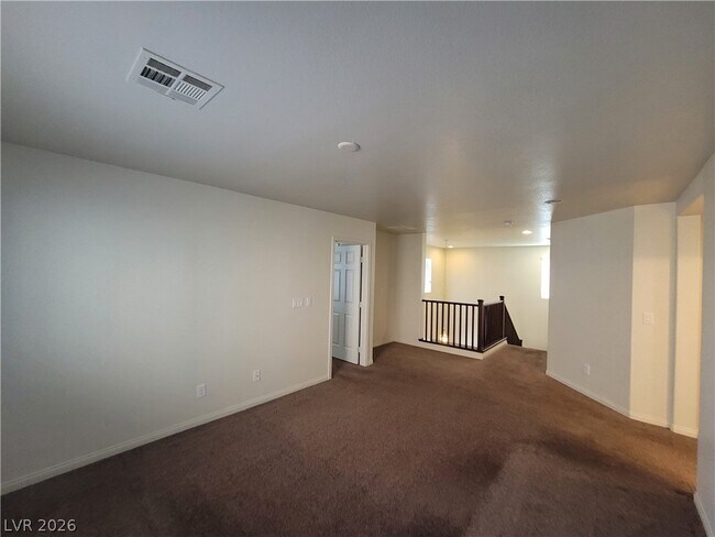 Building Photo - 2409 W Gilmore Ave