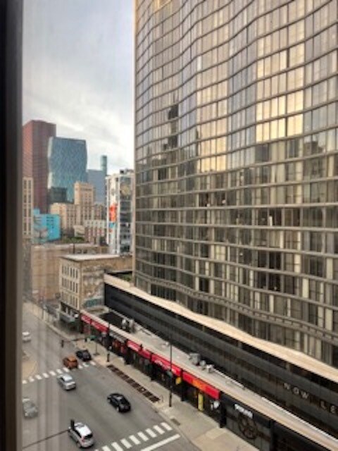 Building Photo - 801 S Plymouth Ct