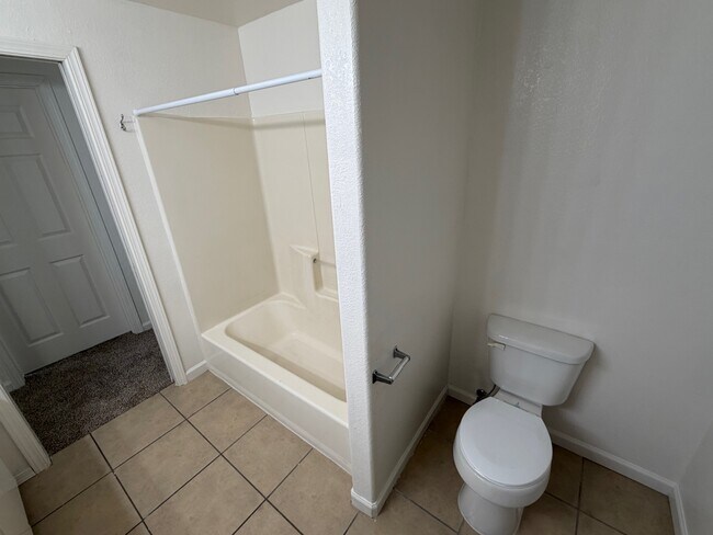 Building Photo - 4338 Ward Pl NE