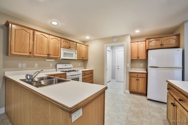 Building Photo - 480 Whitehaven Rd