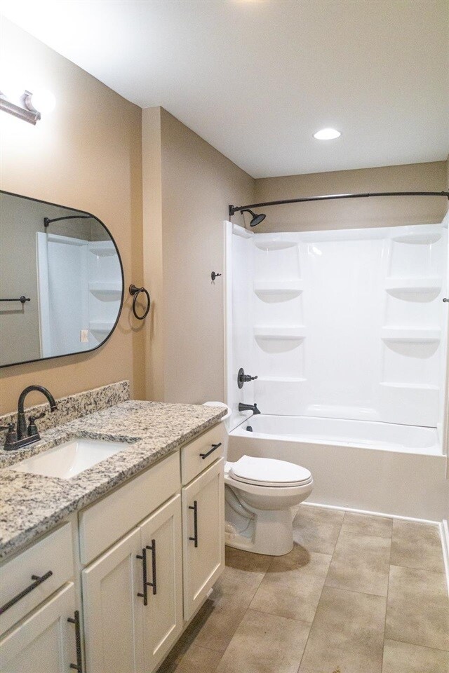 Building Photo - 516 Claremoor Ave