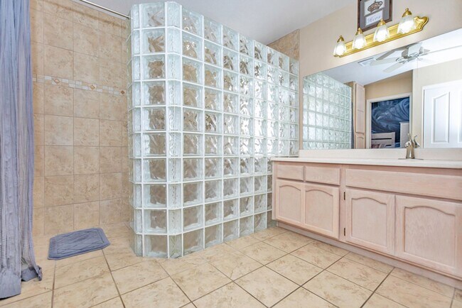 Building Photo - Pool home for rent August 1, 2025