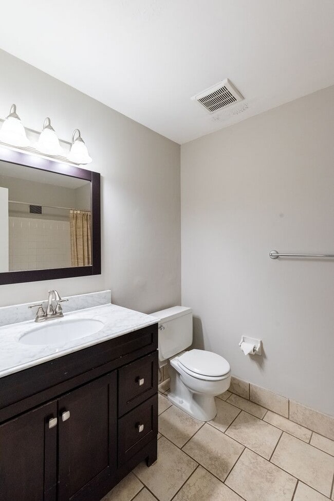 Building Photo - 3 Bed Home in Cul-de-Sac Great Location