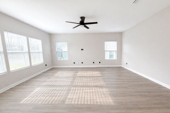 Building Photo - 12881 Clydesdale Dr