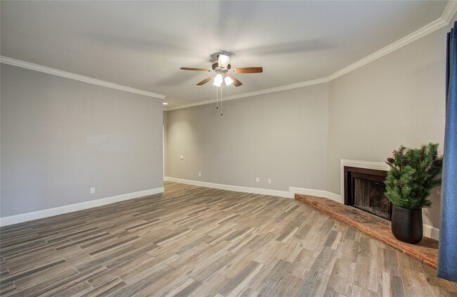 Building Photo - 9707 Richmond Ave.