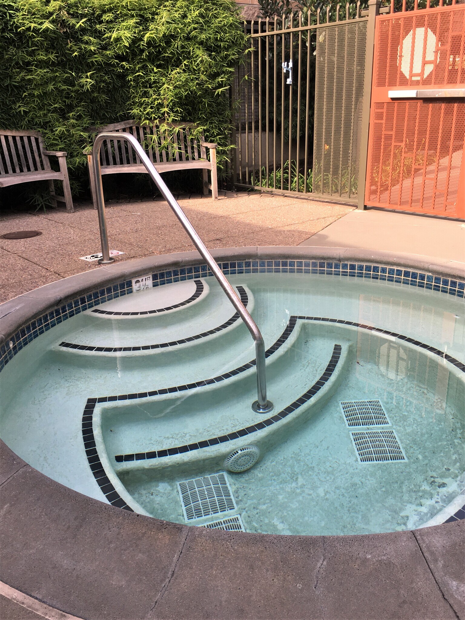 Amenities - 1121 40th St