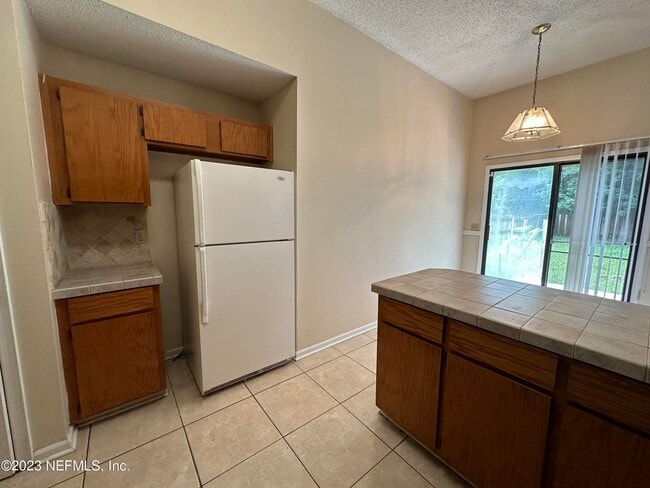 Building Photo - 1127 Cove Landing Dr