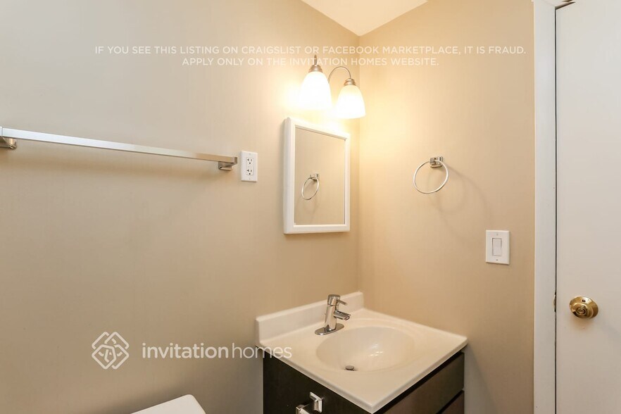 Building Photo - 800 S Cedarcrest Dr