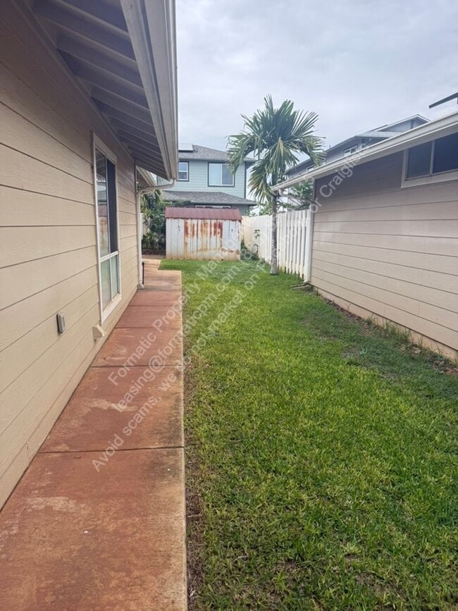 Building Photo - 91-1678 Laupai St