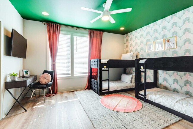 Building Photo - 1112 Harmony Way