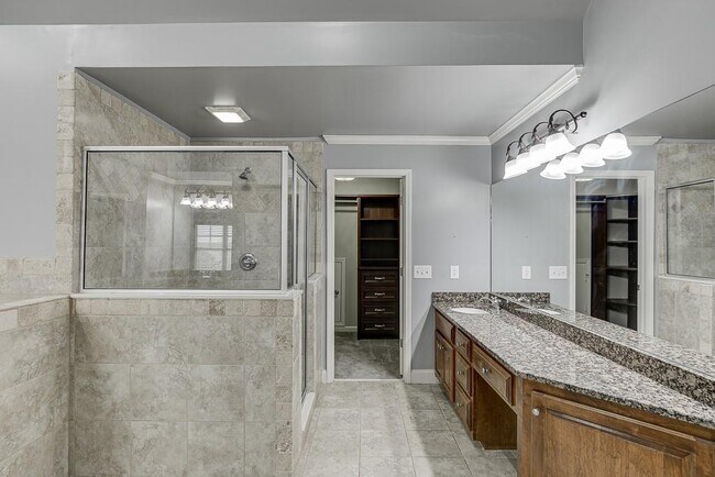 Building Photo - 4537 Grandview Pkwy