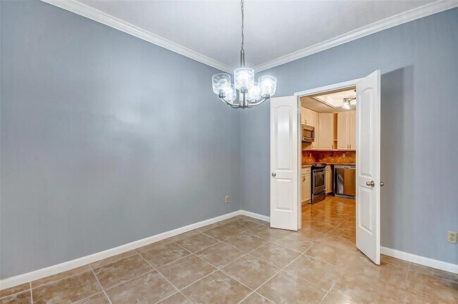 Building Photo - 10716 Briar Forest Dr
