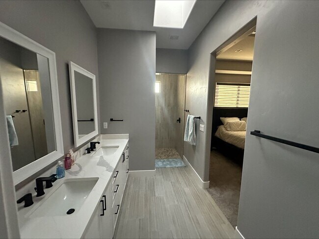 Building Photo - Beautiful Brand-New Home for Rent in Viewpoint Estates Winter Rental