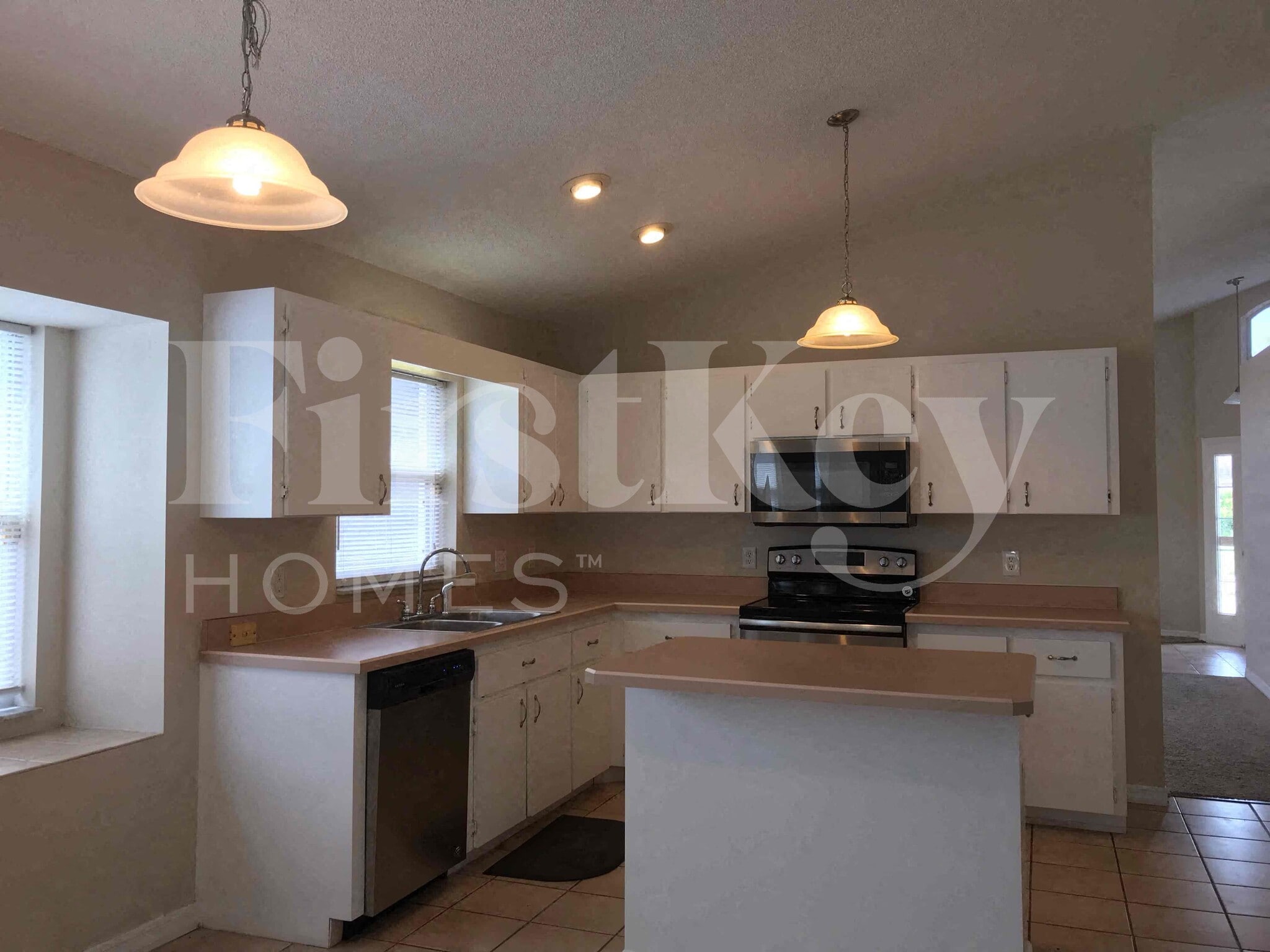 Building Photo - 601 Celito Dr