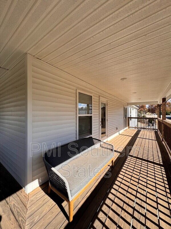 Building Photo - 401 Albus Dr