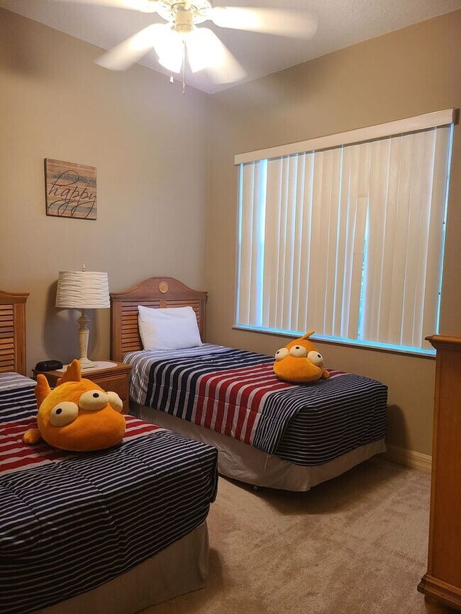 Building Photo - 4BD 4.5 BA Fully furnished home available ...