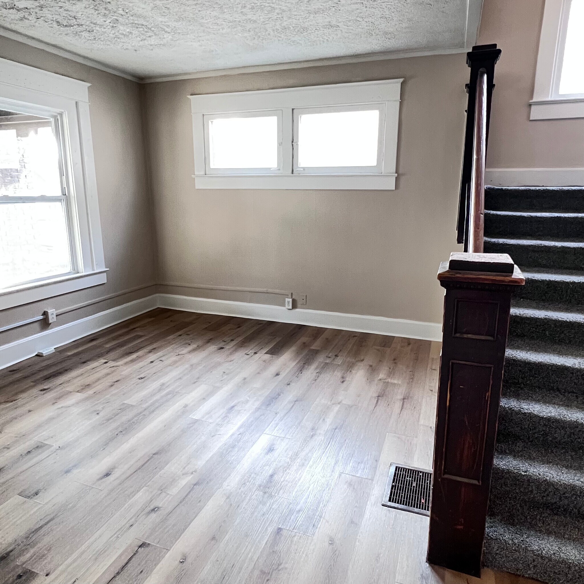 Building Photo - 609 W 30th St