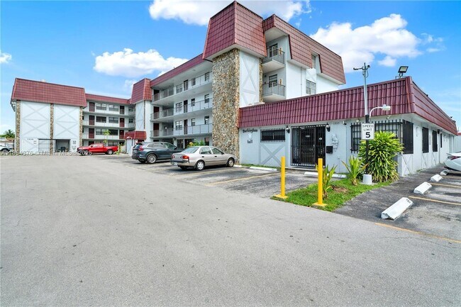 Primary Photo - 1335 W 68th St