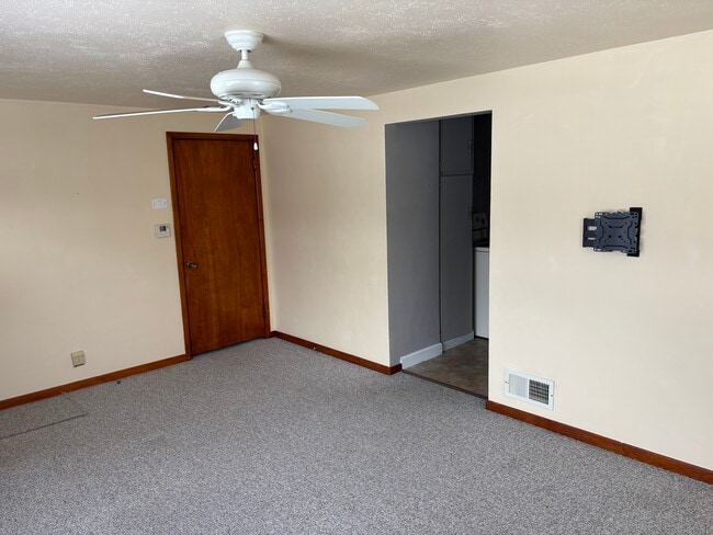 Building Photo - 1516 E Pauline St