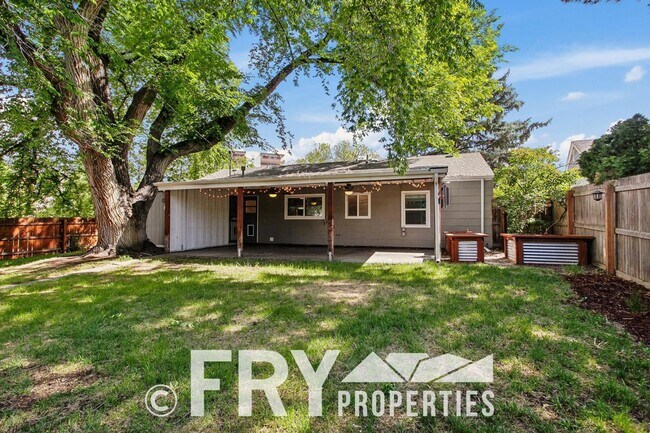 Building Photo - Charming University Hills Home with Oversized 2-Car Garage & Private Backyard