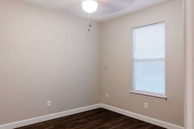 Building Photo - 3/2 located in Ft. Walton Beach