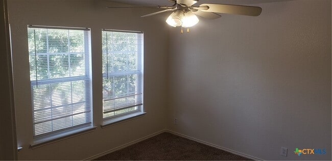 Building Photo - 84 Elm Hill Ct