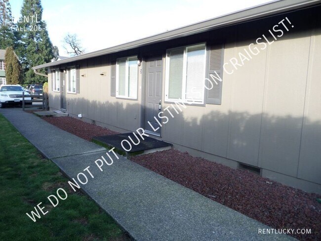 Building Photo - 218 3rd Ave SW