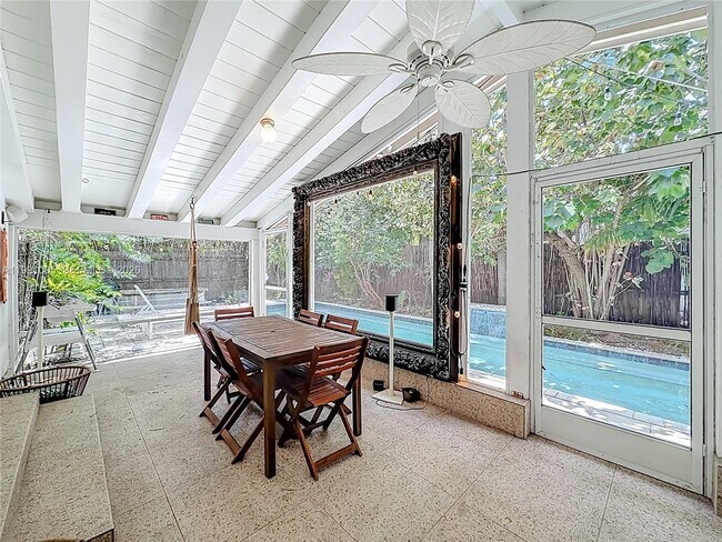 Building Photo - 1419 NE 4th Ct