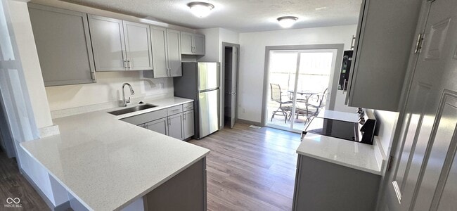 Building Photo - 8421 Banyan Ln