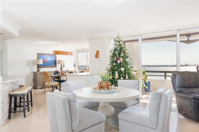 Building Photo - 5700 Mariner St