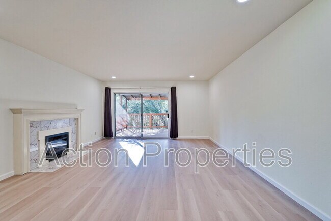 Building Photo - 3322 Shasta Dr