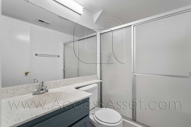 Building Photo - Charming 4/Bed 3/Bath Home In The Heart Of...