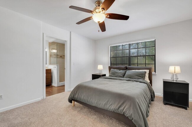 Building Photo - 890 Richardson Rd