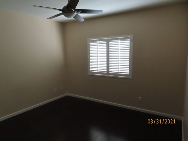 Building Photo - Two Bedroom 2.5 bath Townhome in South Par...