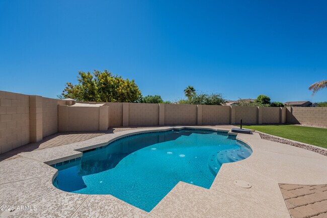 Building Photo - 12307 W Villa Hermosa