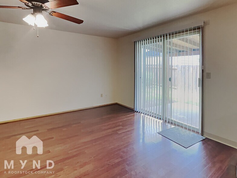 Building Photo - 7007 NE 142nd Ct