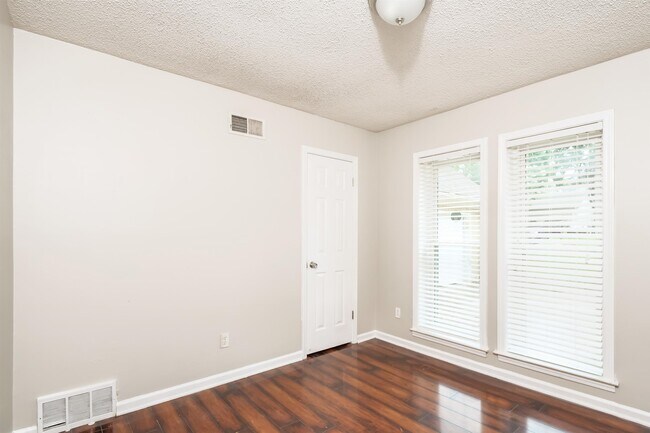 Building Photo - 8210 Valley Ridge Trail