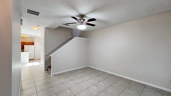 Building Photo - Upgraded Avalon Park 3 Bed/2.5 Bath Townhome!