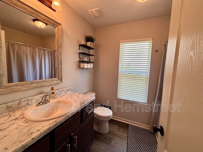 Building Photo - 3284 Alexandria Dr