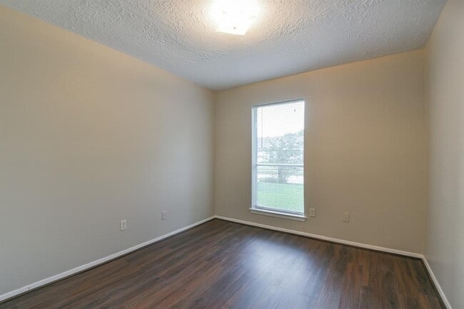 Building Photo - 16959 Nicole Ln