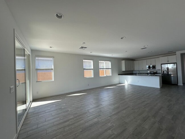 Building Photo - 4 bedroom Nextgen home in Phoenix