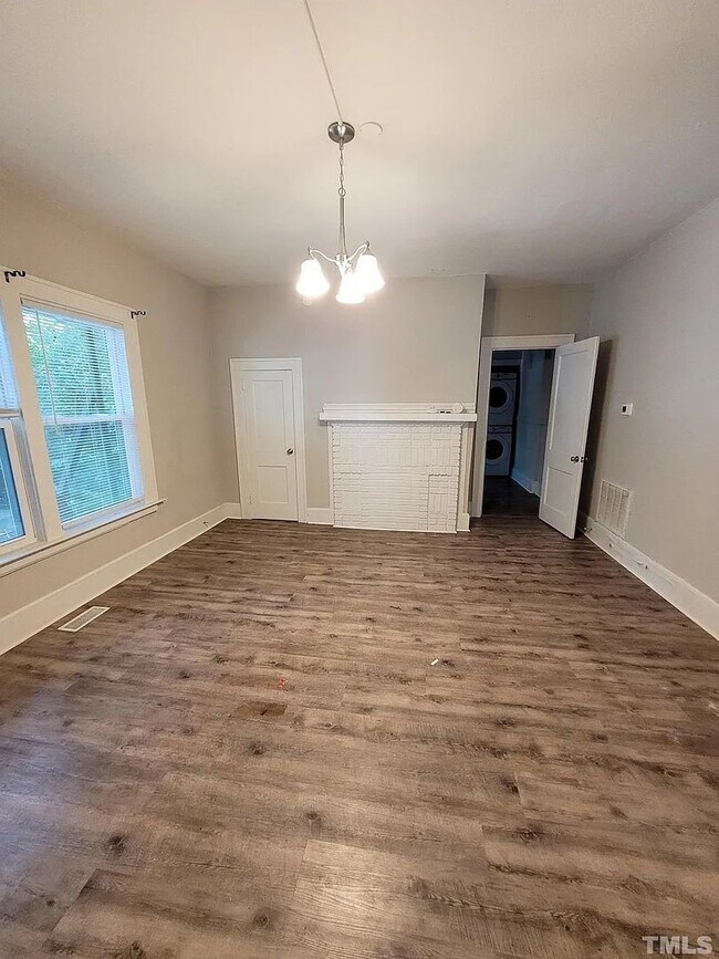 Building Photo - Gorgeous One Bedroom Home Coming soon!